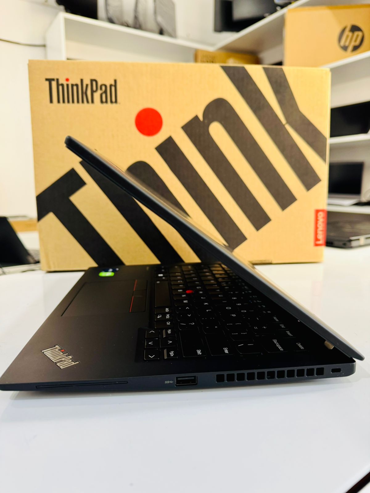 Pc Portable Lenovo Thinkpad T14s Gen 4 I7 13Gén 32Go 512Go SSD Tactile Windows 11 Pro – Image 4